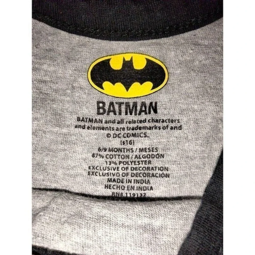 Boys 2 pc Batman‎ bodysuit and pants pajamas size 6-9 months